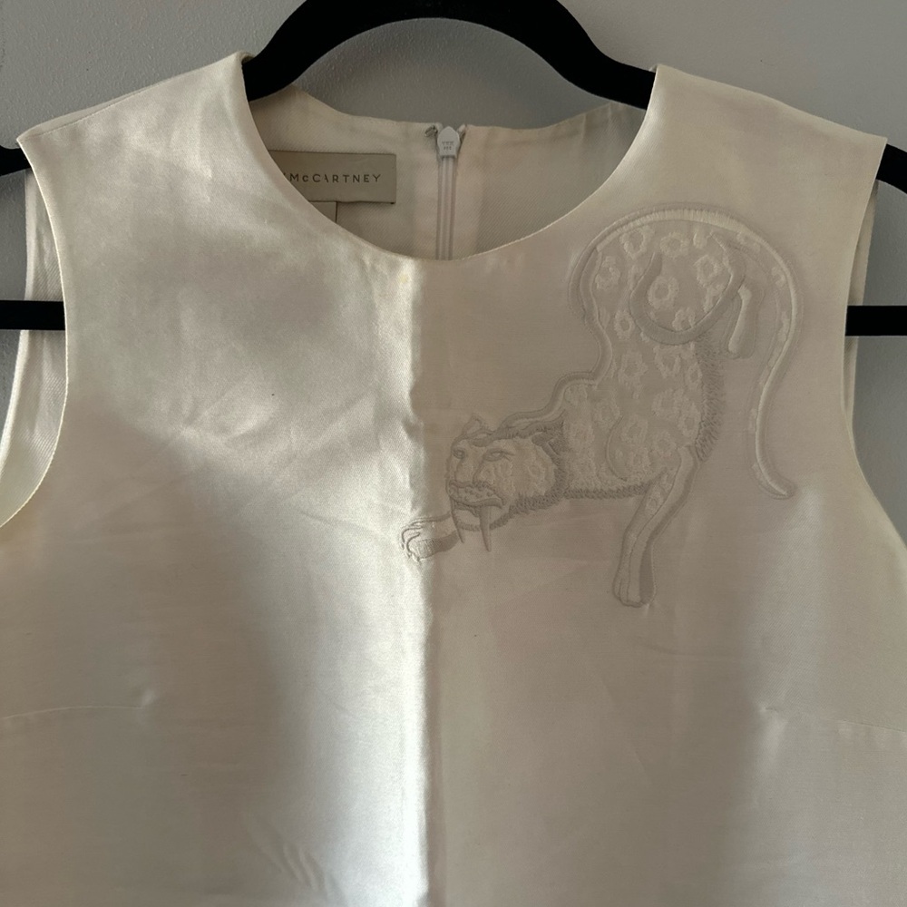 TIGER EMBROIDERY DUCHESS SATIN SHIFT 
DRESS WHITE - Picture 6 of 16